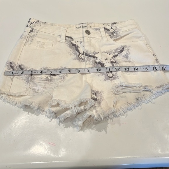 Peach Love California High Rise Shorts Size S - Picture 5 of 16